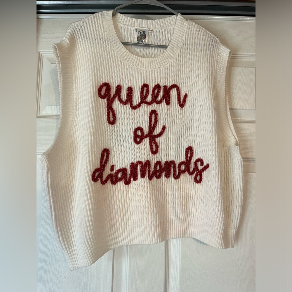 Queen of Sparkles Women’s Medium Top